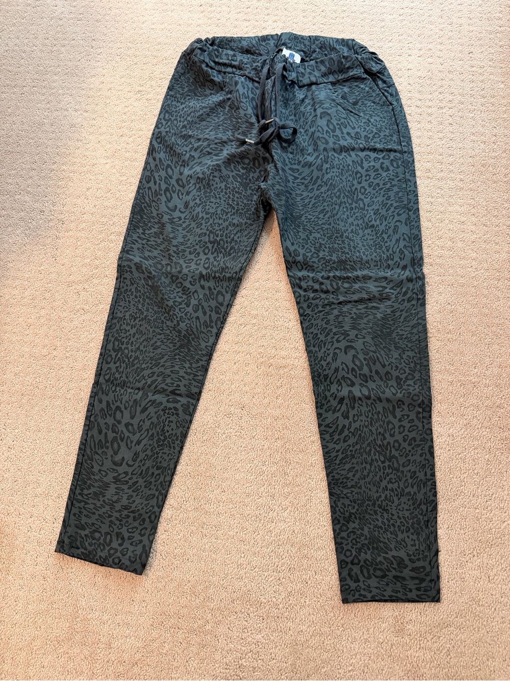 Women's Black Animal Print Drawstring Pants